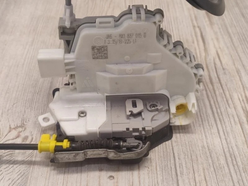 Замок двери Audi A4 2015- B9