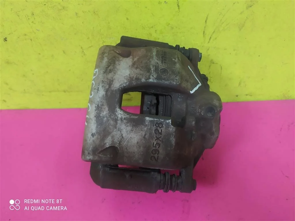 Суппорт передний левый MB W204 W212 A2044212381