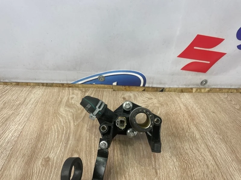 Фланец системы охлаждения FORD FOCUS 3 2013