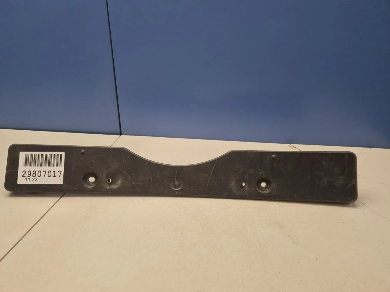 Накладка переднего бампера под номер для Toyota Camry XV50 2011-2017