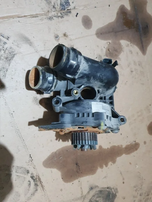 Помпа Volkswagen Passat CC 2012-2017