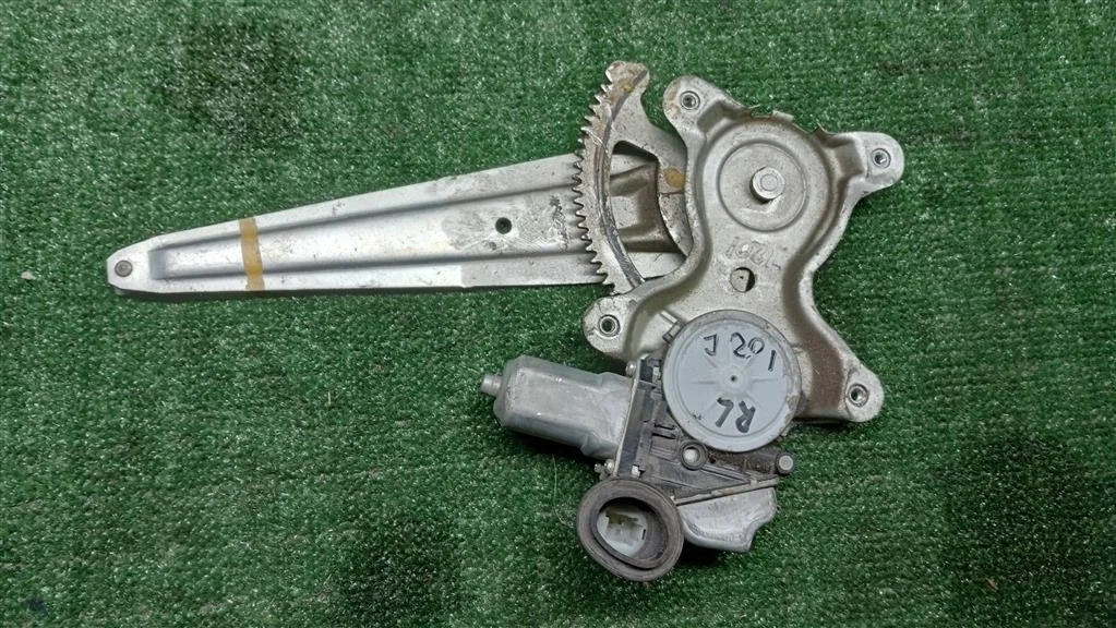 Б.у. стеклоподъемник TOYOTA LAND CRUISER J200 TOYOTA LAND CRUISER J200