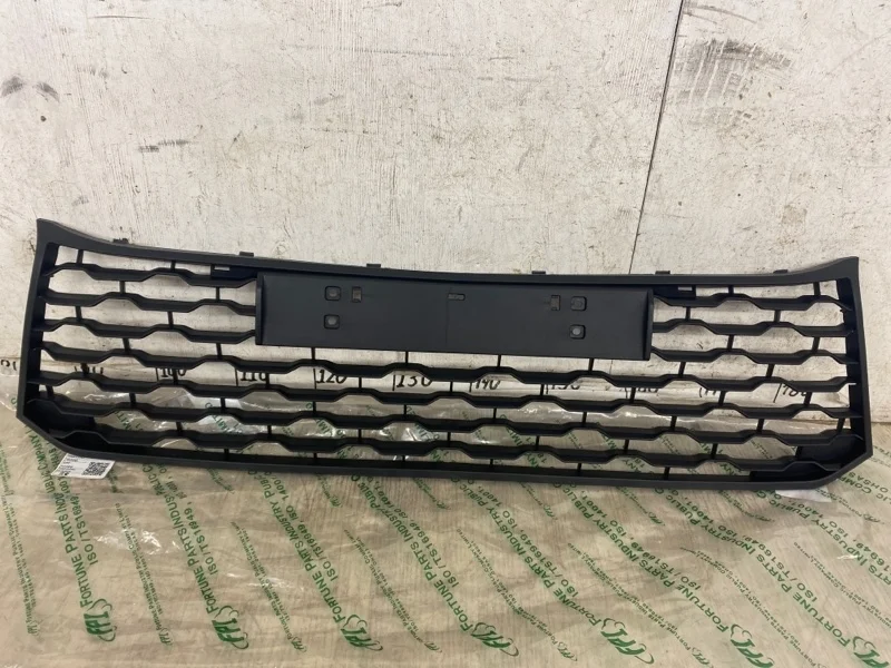 РЕШЕТКА БАМПЕРА MITSUBISHI PAJERO SPORT 3 2016 2017 2018 2019 2020 2021 MBBF119NA KS, передняя