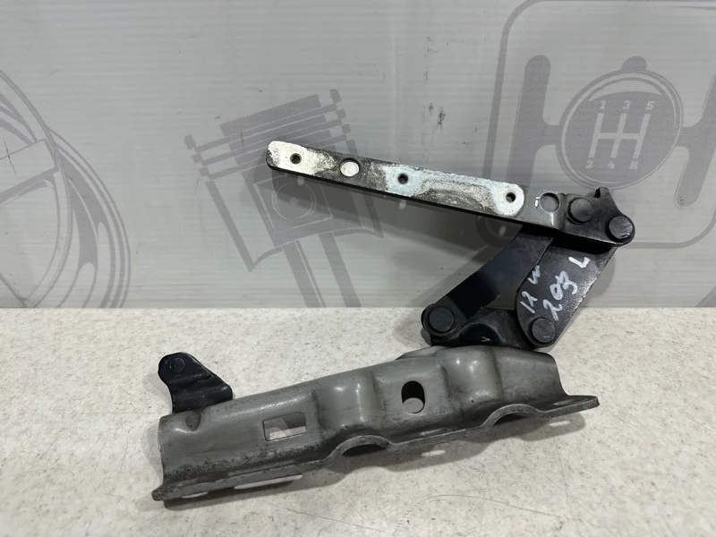 Петля капота левая Mercedes-benz 2004 W203