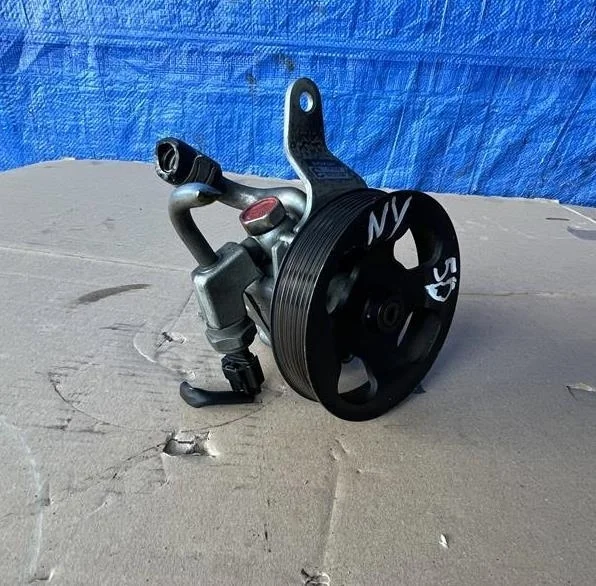 Б.у. насос гидроусилителя NISSAN FUGA PY50 NISSAN FUGA PY50