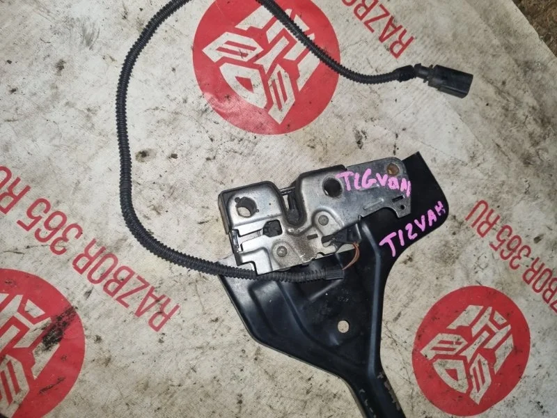 Замок капота Volkswagen Tiguan 2010 5N1