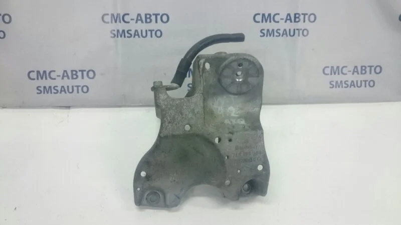 Кронштейн ДВС Volkswagen Touareg 7L6199308A, правый