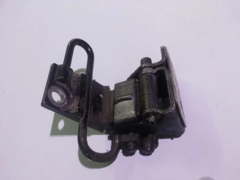 Петля двери нижняя Audi Q7 2006-2007 4L0833411A 4.2 BAR, задняя левая