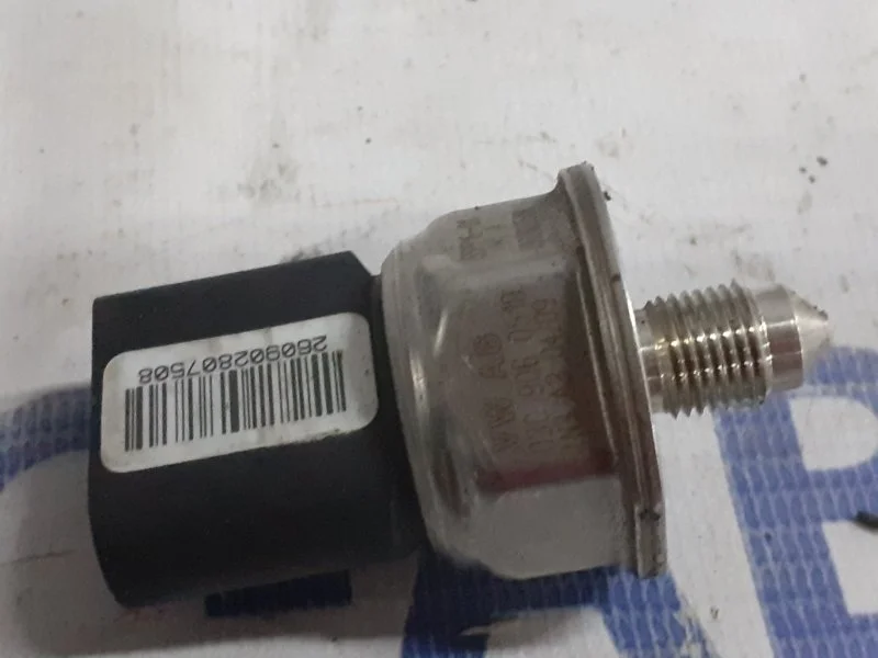 Датчик давления топлива Audi A6 Allroad 2006-2010 03C906051D C6 3.2