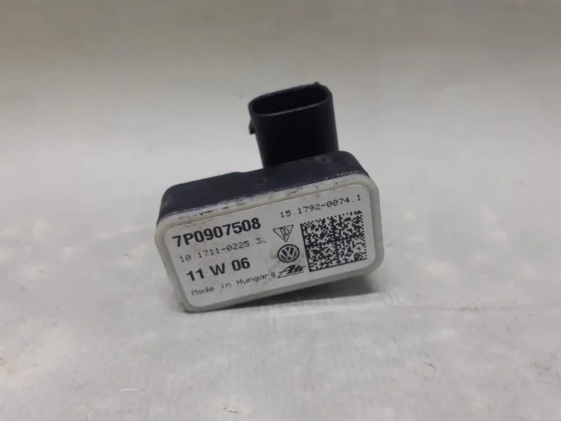 Датчик ускорения Volkswagen Touareg 7P0907508 NF 3.0