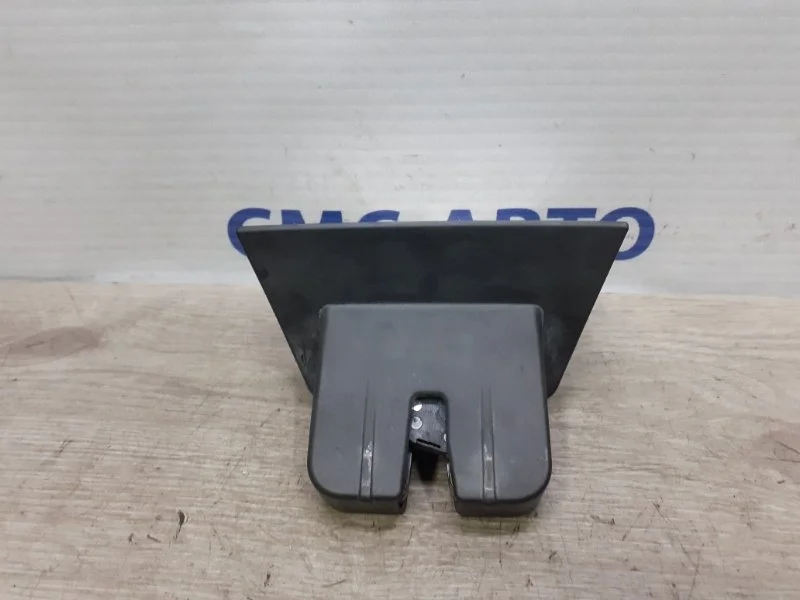 Замок багажника Audi A7 8K9827505A C7 3.0 CGW