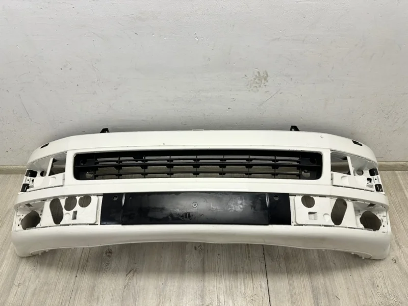 Бампер в сборе решеткой радиатора VW Transporter T5 +GP 2010-2015 7H