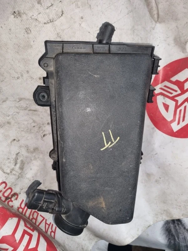 Корпус воздушного фильтра Audi TT 2002 8N3