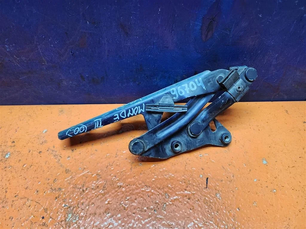 Петля капота левая Ford Mondeo 3 2000-2007 1348008