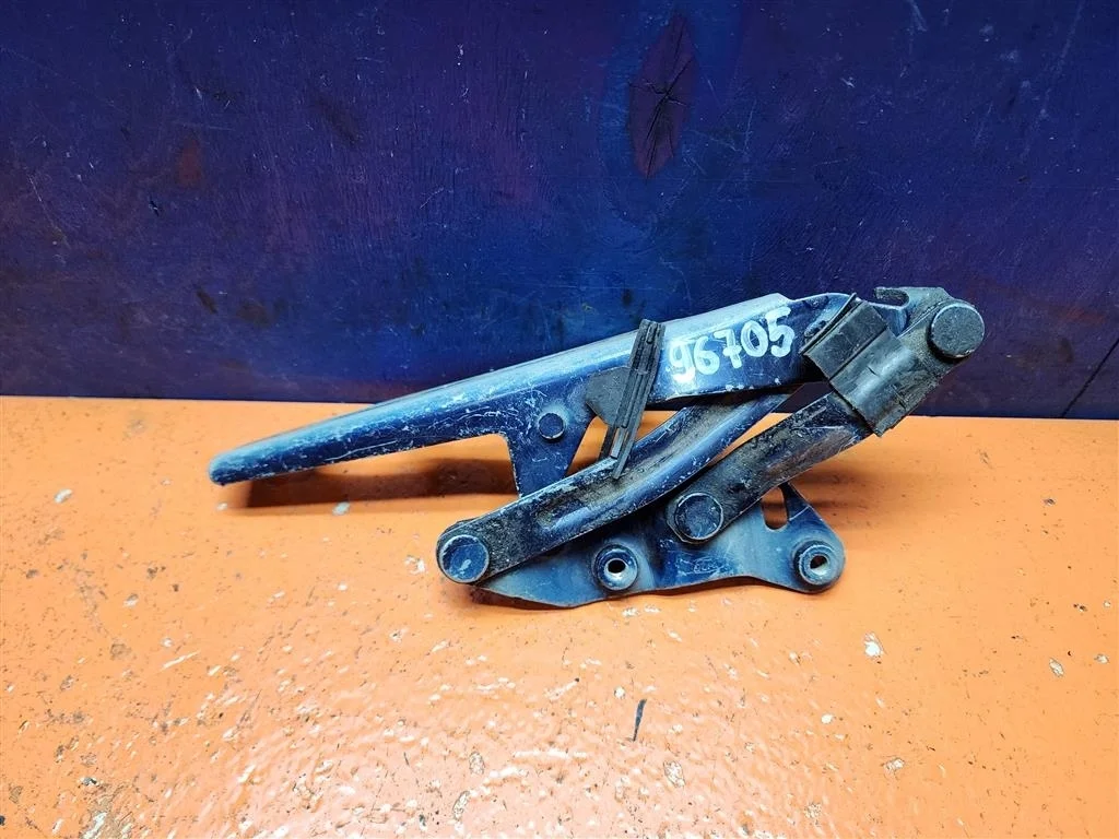 Петля капота левая Ford Mondeo 3 2000-2007 1348008