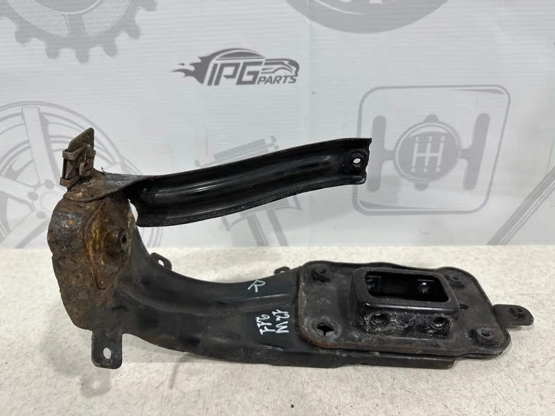 Кронштейн усилителя переднего бампера правый Mercedes-benz 2008 W211