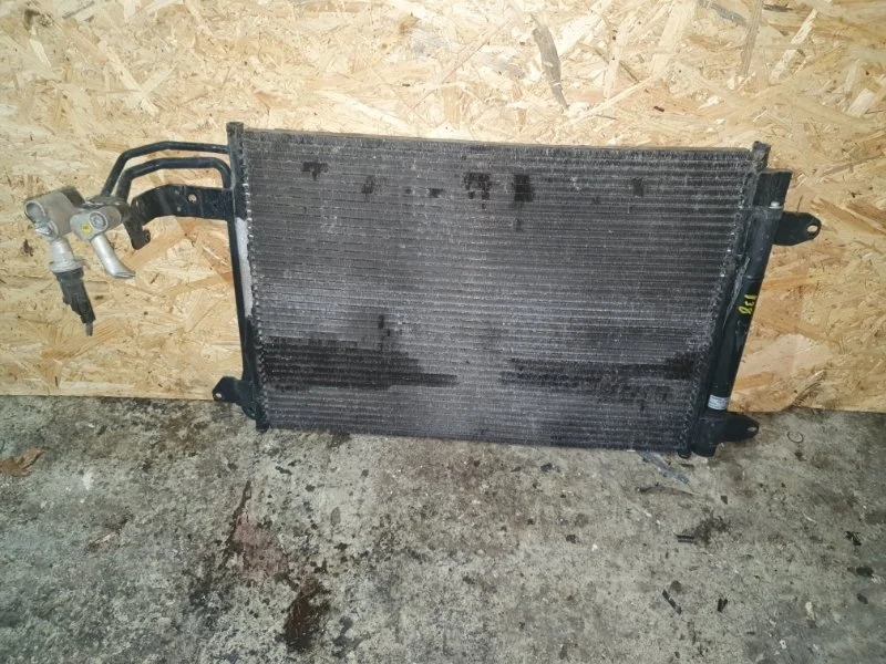 Радиатор кондиционера Volkswagen Jetta 5 2005-2010 седан