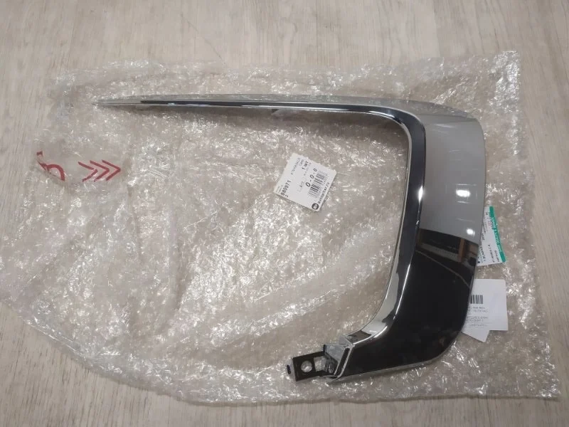 Накладка на бампер Mitsubishi Pajero Sport 3 2015- 47MA835CR KS1W 4N15, передняя правая