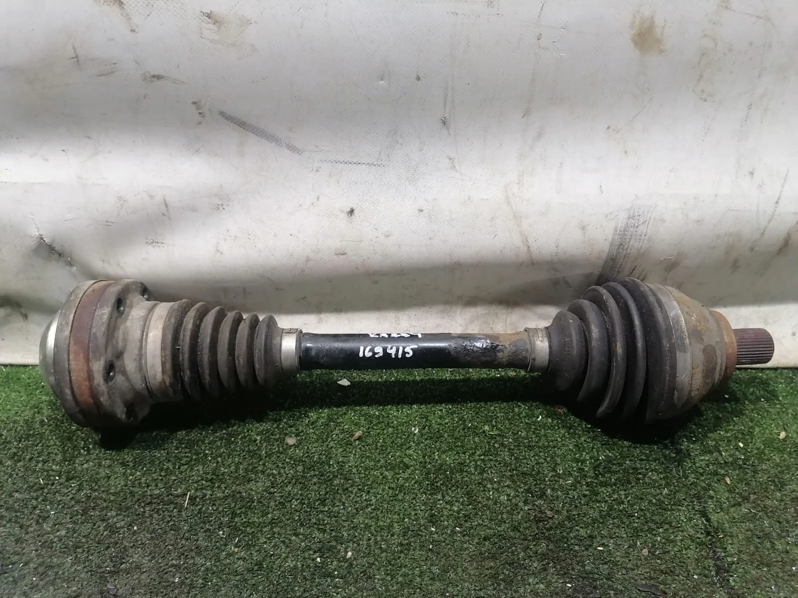 Вал привода со шрусами AUDI A3, SKODA OCTAVIA 1Z, VOLKSWAGEN GOLF 5/5+/6, JETTA 5/6, PASSAT B6, CADDY, TOURAN 1,8/2,0 2004- пупурышка левый 51/110 б/у A3(2004-2013);OCTAVIA 1Z(2004-2012);GOLF 5(2004-2009);GOLF 5+(2005-2014);JETTA 5(2005-2009)