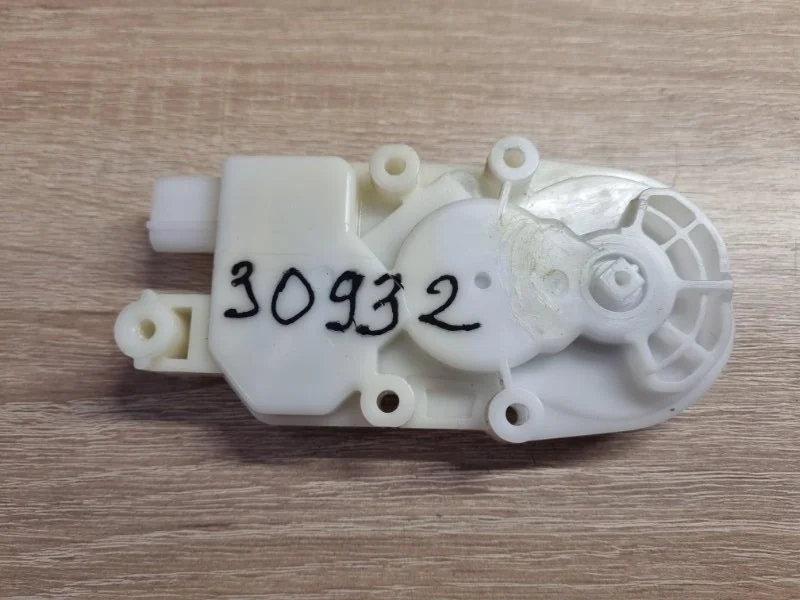 Замок крышки багажника MITSUBISHI OUTLANDER XL 2007 5808A079 CW1W 4B10, задний