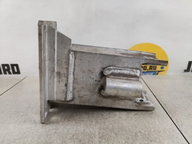 Кронштейн усилителя Audi A4 2009 B8