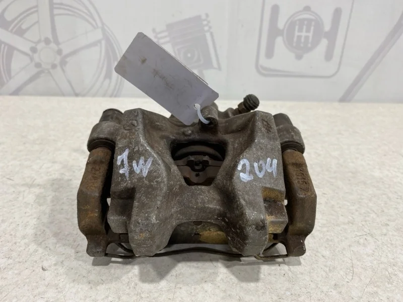 Тормозной суппорт задний правый Mercedes-benz 2010 W204