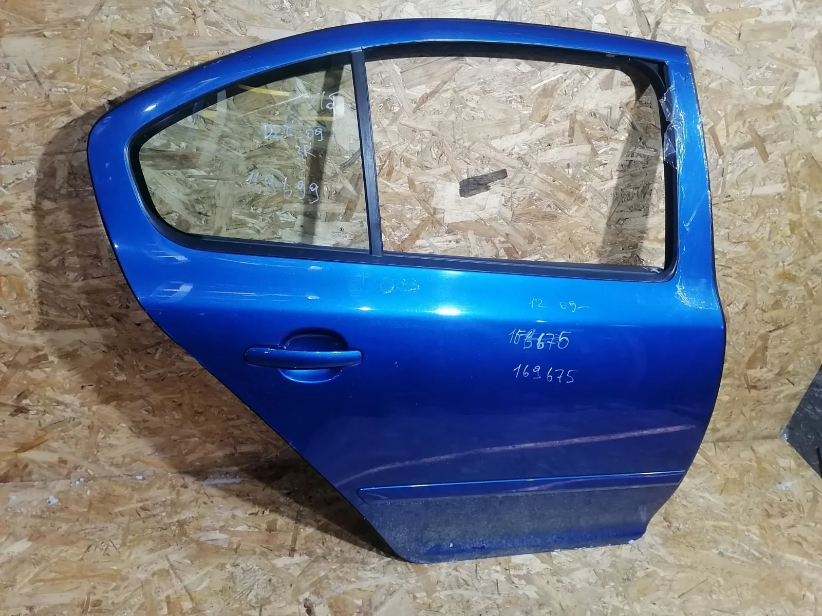 Стекло двери SKODA OCTAVIA 1Z 2004- заднее форточка хэтчбек правое б/у OCTAVIA 1Z(2004-2012)