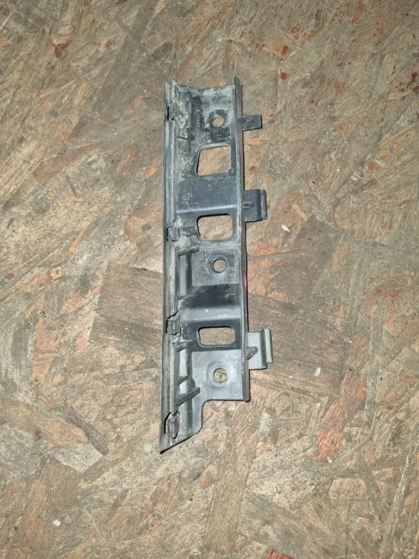 Кронштейн Volkswagen Passat 2007 3С5