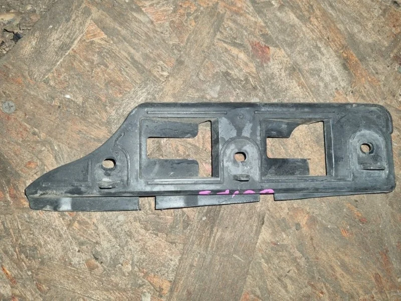 Кронштейн бампера Volkswagen Golf 5 2006 1K2