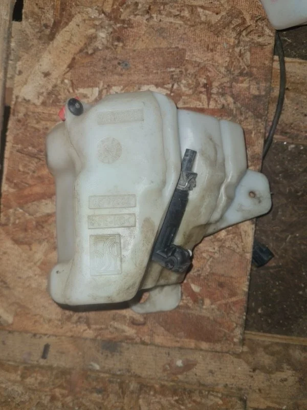 Бачок омывателя Opel Corsa D