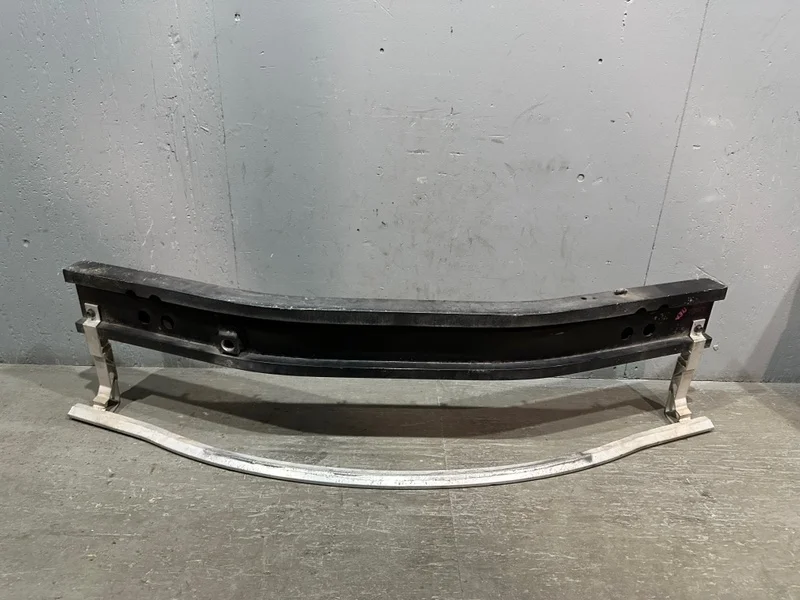 Усилитель бампера Infiniti M Y51