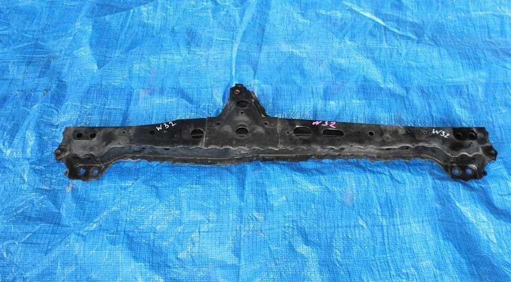 Б.у. балка поперечная TOYOTA PRIUS ZVW30 TOYOTA PRIUS ZVW30