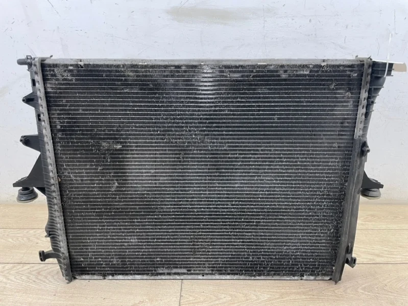 Радиатор двс VW Touareg 2003-2010 7L