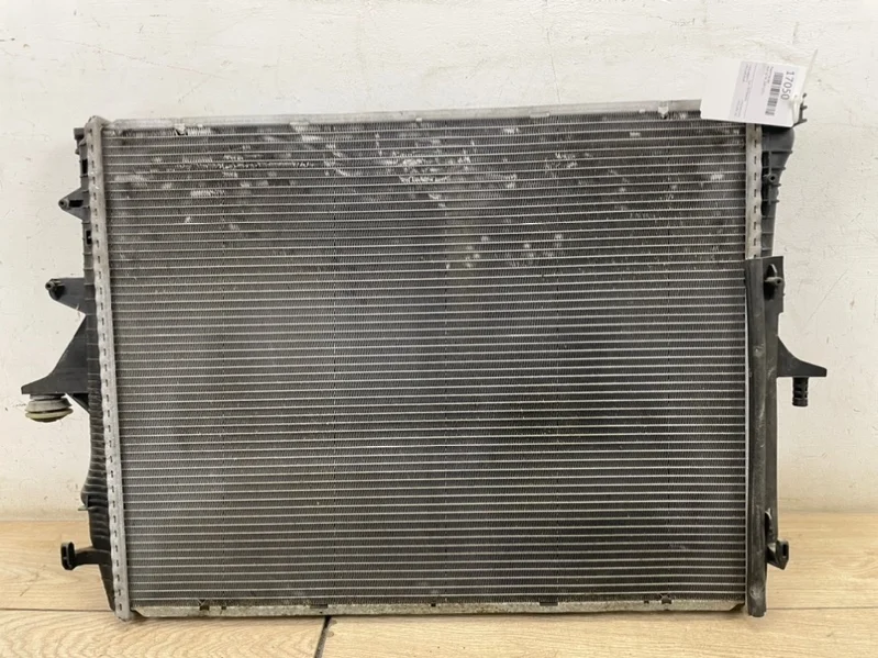 Радиатор двс VW Touareg 2003-2010 7L