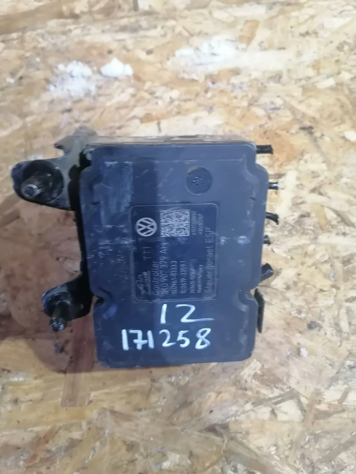 Блок ABS AUDI A3, SKODA OCTAVIA 1Z, VOLKSWAGEN GOLF 6 1K0907379AH 2004- б/у A3(2004-2013);OCTAVIA 1Z(2004-2012);GOLF 5(2004-2009);JETTA 5(2005-2009);TOURAN(2003-2010)