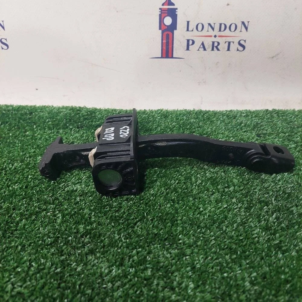 Ограничитель двери BMW F10