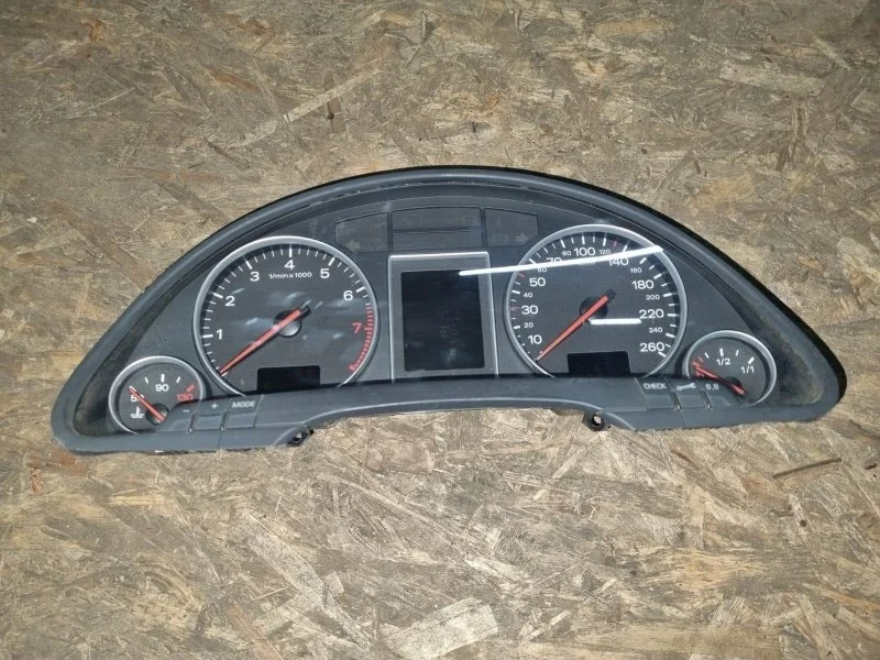 Щиток приборов Audi A4 2003 8E2