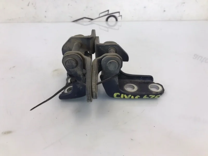 кронштейн двери Honda Civic 4D 2006 FD1 R18A1