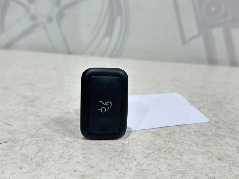 Кнопка крышки багажника Mercedes-benz 2010 W204