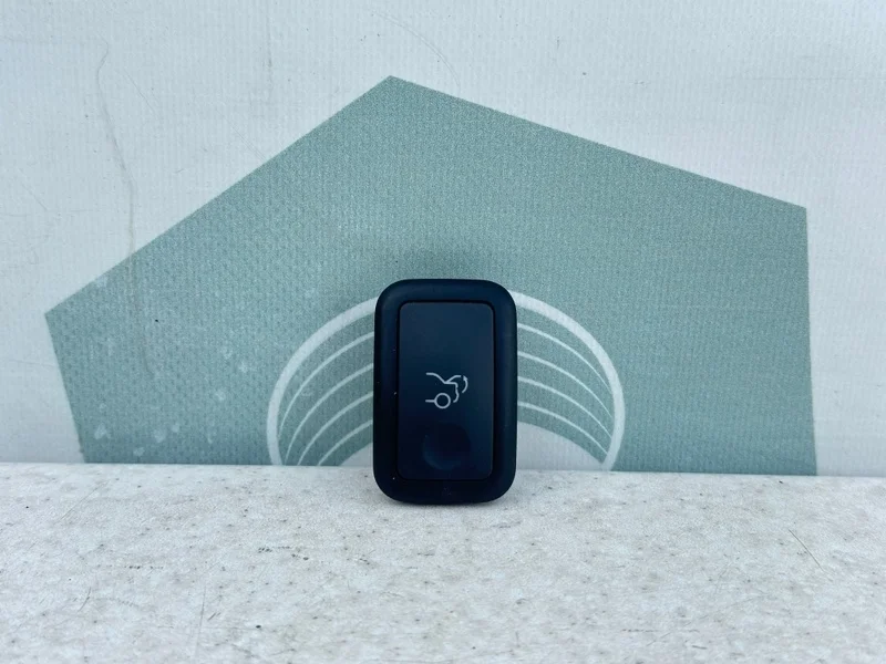 Кнопка крышки багажника Mercedes-benz 2011 W204