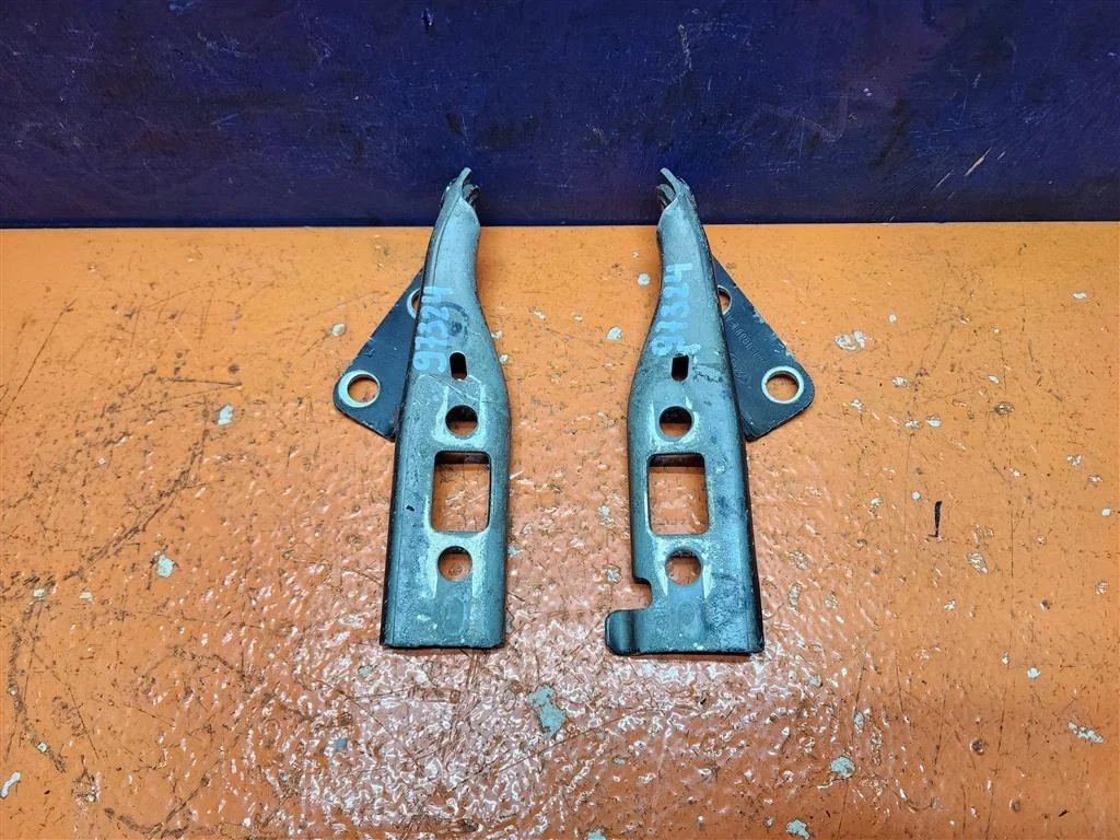 Петля капота левая правая Ford Fusion 2002-2012