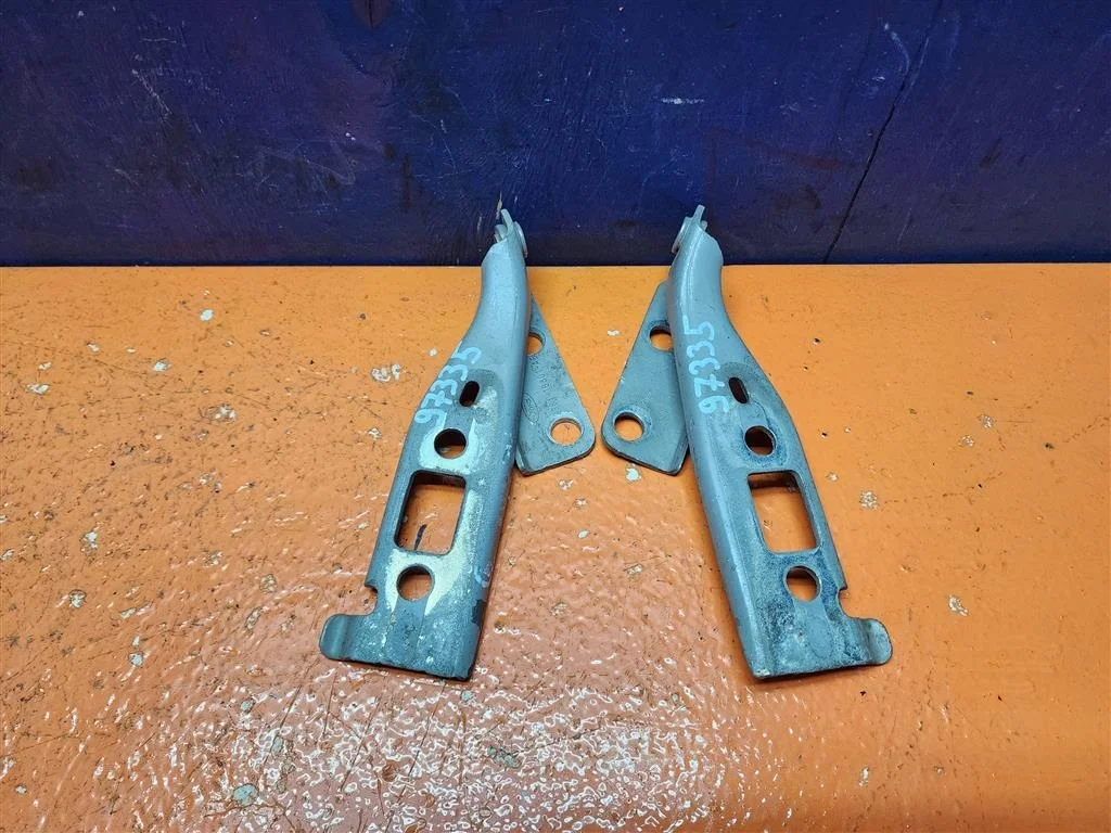 Петля капота левая правая Ford Fiesta 5 2002-2008