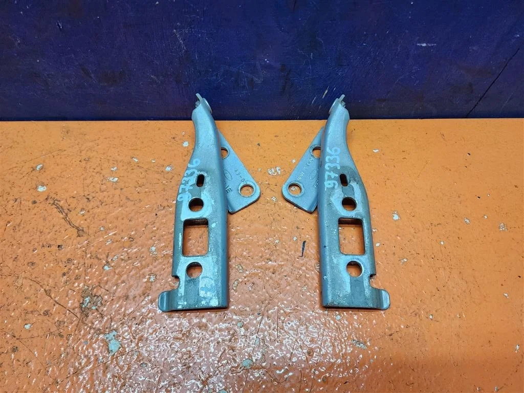 Петля капота левая правая Ford Fusion 2002-2012