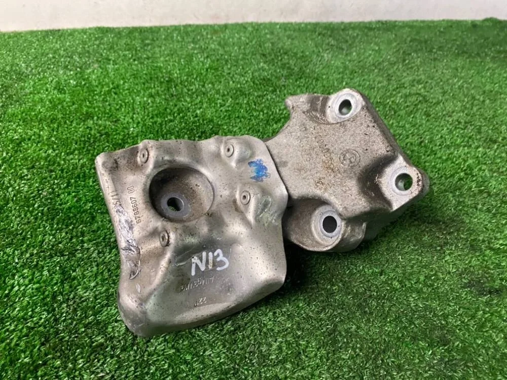 Кронштейн двигателя BMW 316i F30