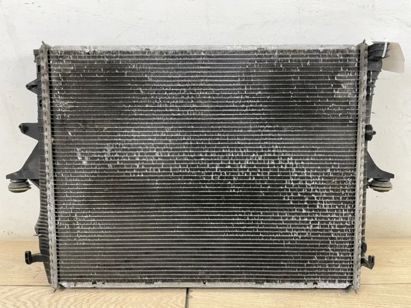 Радиатор двс VW Touareg 2003-2010 7L