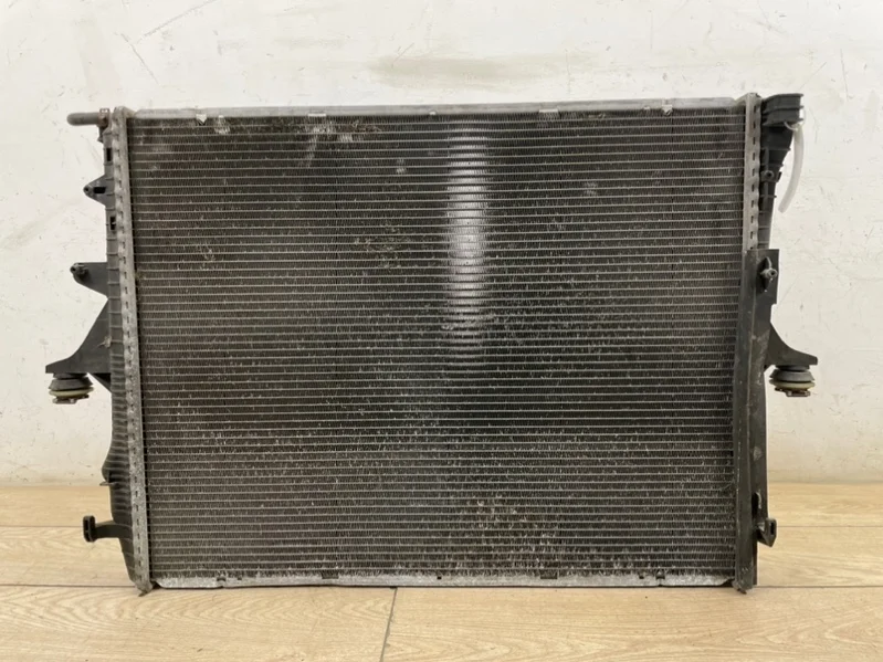 Радиатор двс VW Touareg 2003-2010 7L