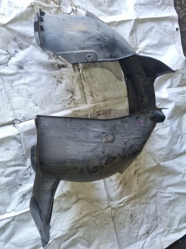 Подкрылок Volkswagen Tiguan 2010 5N1