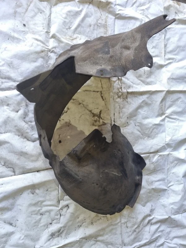 Подкрылок Audi A5 2010 8T3