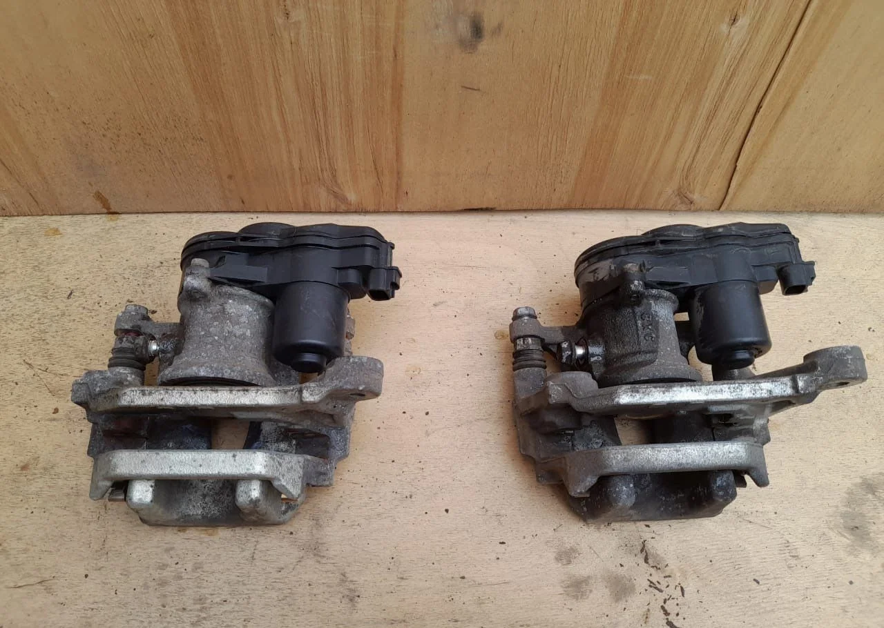 Суппорт задний правый Mitsubishi outlander 3