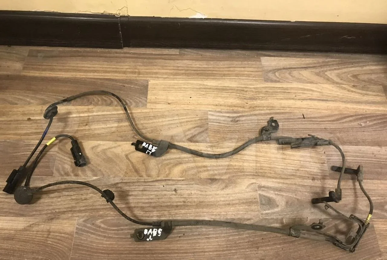 Датчик передний ABS Mitsubishi Outlander 3